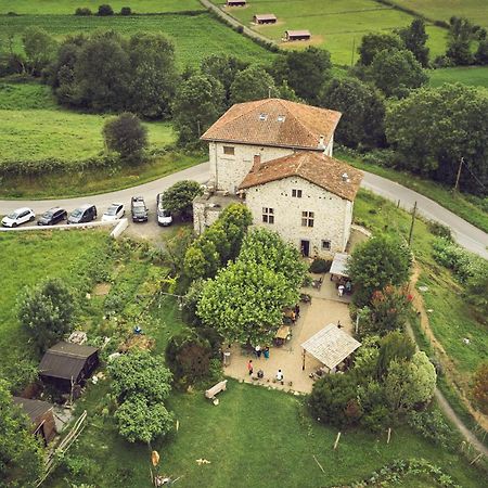 Saint-Esteben Les Fous Du Village المظهر الخارجي الصورة
