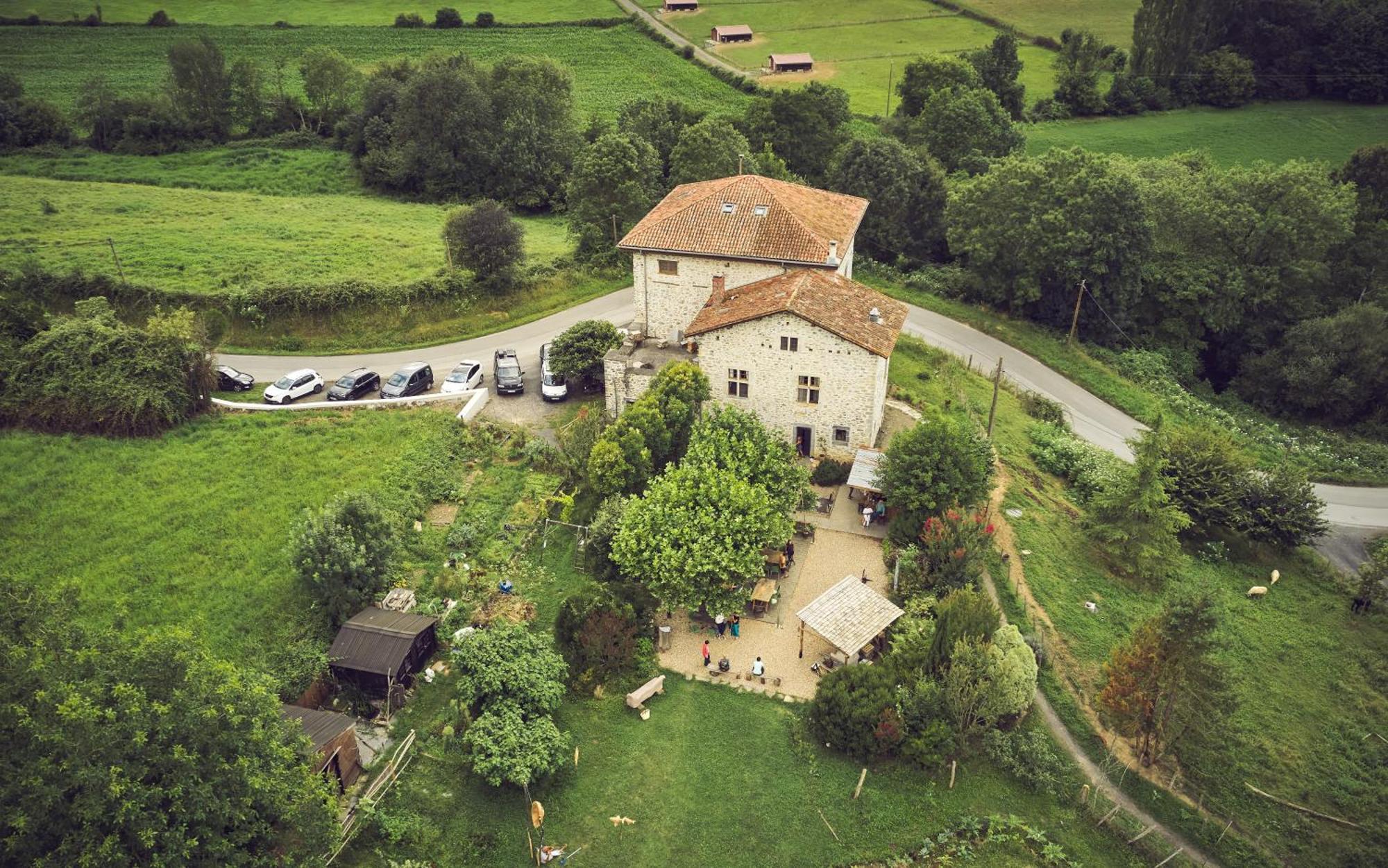 Saint-Esteben Les Fous Du Village المظهر الخارجي الصورة